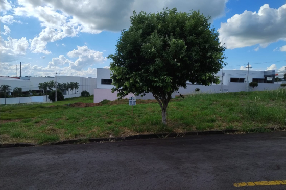 Terreno 180m Umuarama-PR 437