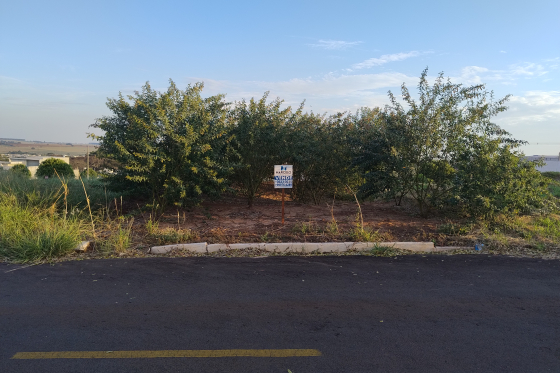 Terreno 216m Umuarama-PR 425